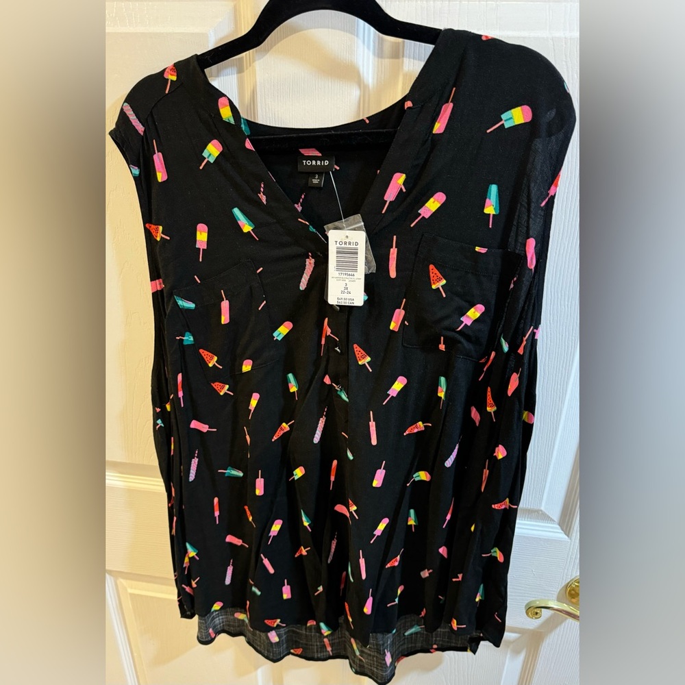 NWT Sleeveless Size 3 Torrid Top with Ice Cream Pattern